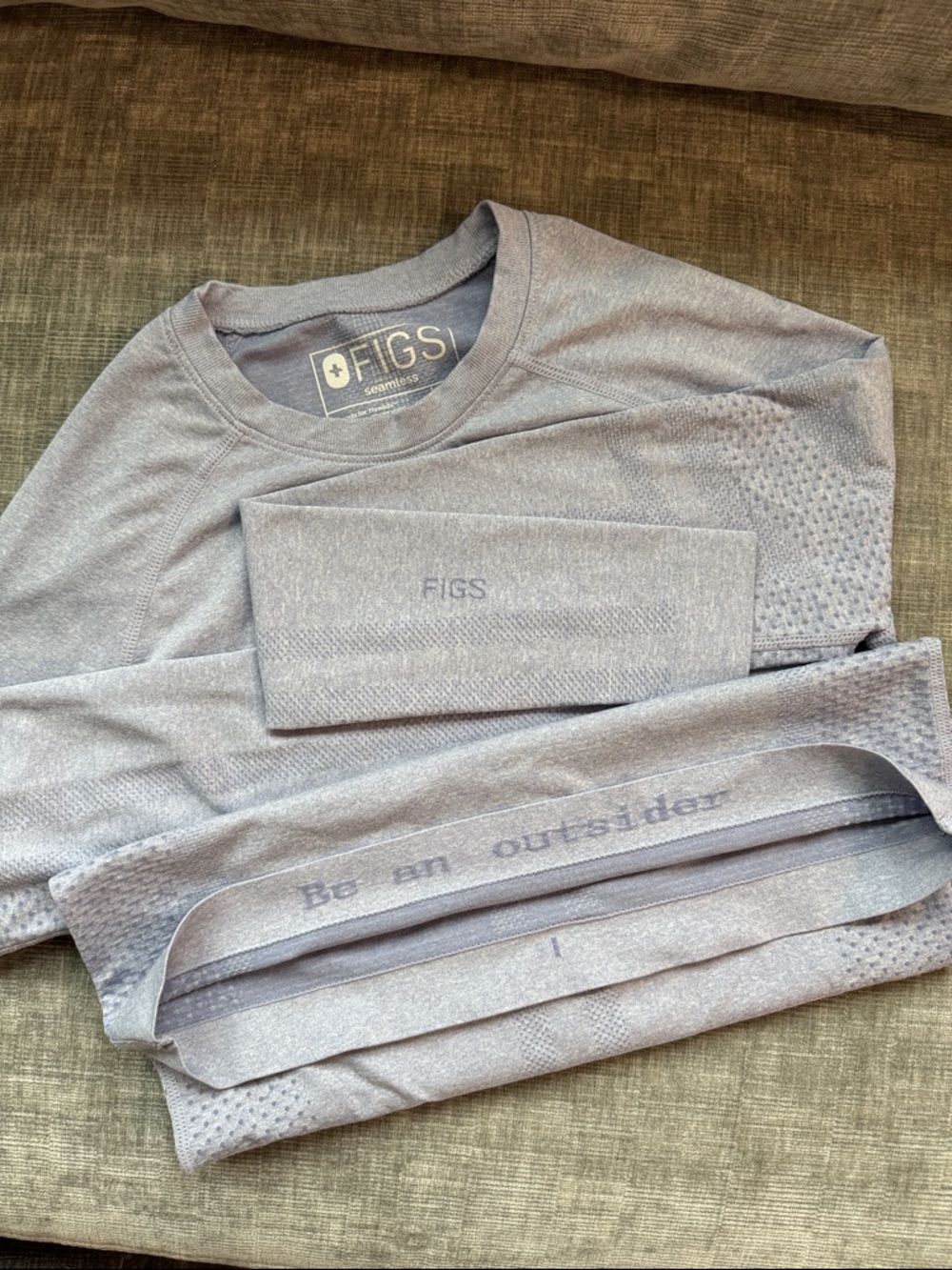 FIGS Women’s Crewneck Long sleeve Top in Light Blue - Size XS